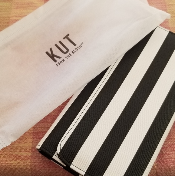 BnIp KUT trifold wallet
